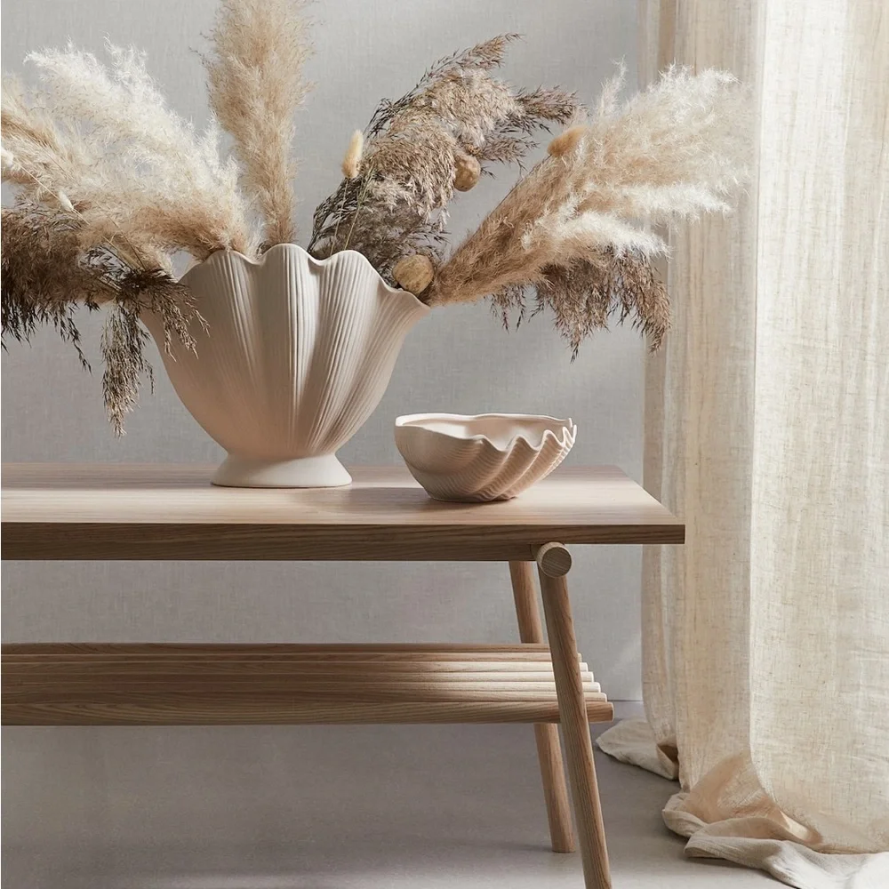 H&M home seashell vase stoneware home decor shelf beige sand fluted coastal